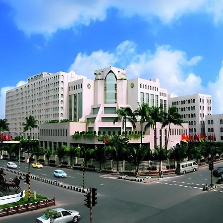 Hotel Ruposhi Bangla Dhaka Bagian luar foto