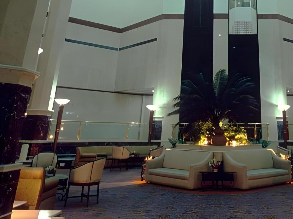 Hotel Ruposhi Bangla Dhaka Bagian luar foto