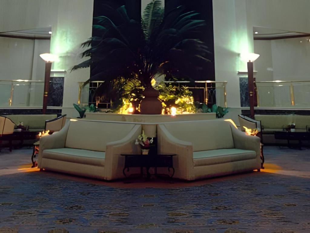 Hotel Ruposhi Bangla Dhaka Bagian luar foto