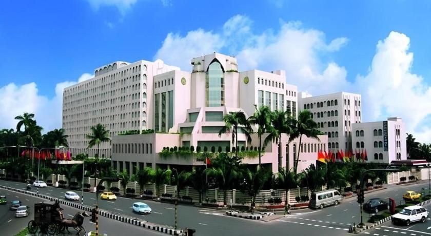 Hotel Ruposhi Bangla Dhaka Bagian luar foto