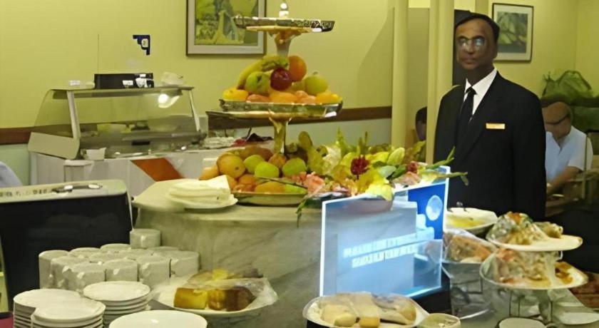 Hotel Ruposhi Bangla Dhaka Bagian luar foto