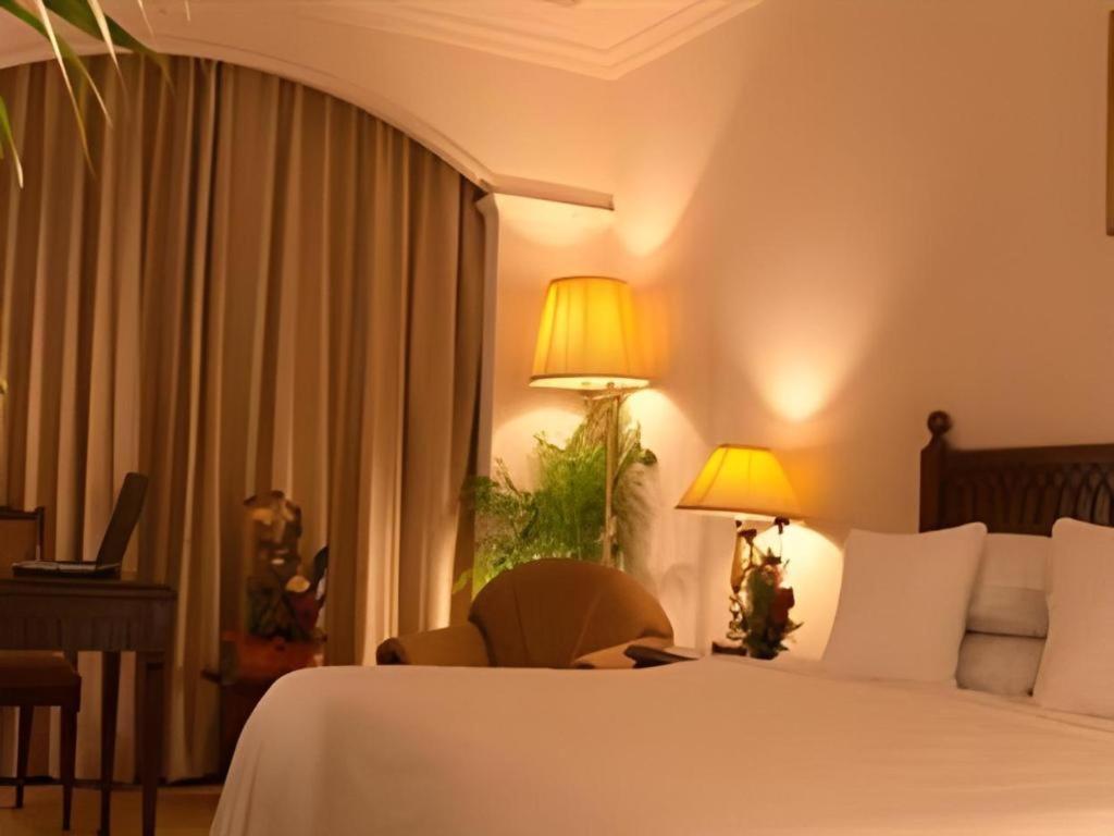Hotel Ruposhi Bangla Dhaka Bagian luar foto